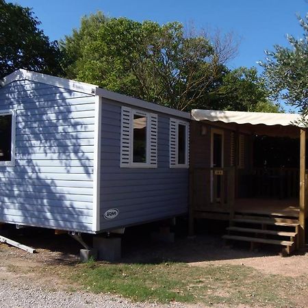 Hotel Camping Les Amandiers - Maeva Gallargues-le-Montueux Esterno foto