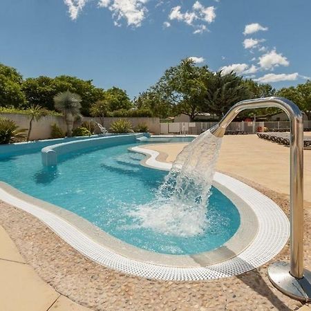 Hotel Camping Les Amandiers - Maeva Gallargues-le-Montueux Esterno foto