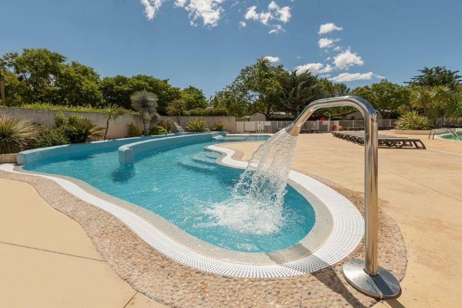 Hotel Camping Les Amandiers - Maeva Gallargues-le-Montueux Esterno foto