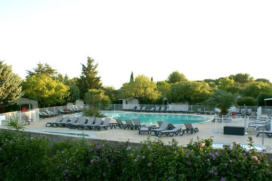 Hotel Camping Les Amandiers - Maeva Gallargues-le-Montueux Esterno foto