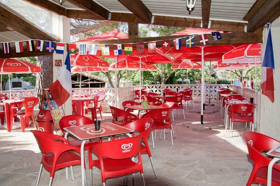Hotel Camping Les Amandiers - Maeva Gallargues-le-Montueux Esterno foto